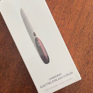 Electric Eyelash Curler - White and Pink